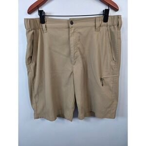 Wrangler Mens Outdoor Performance Shorts Khaki Tan Size 36 Pockets Casual Travel